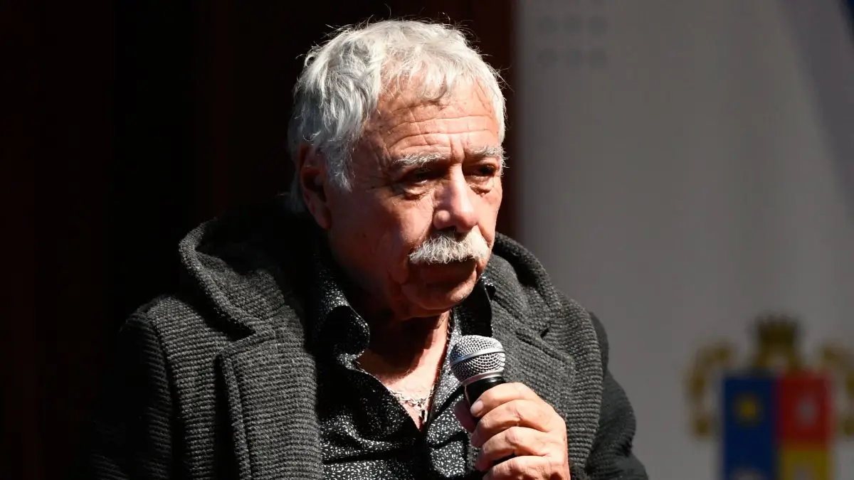 Violenta encerrona a nieta de Carlos Caszely revela la actuación de banda de menores en Peñalolén Violenta encerrona a nieta de Carlos Caszely revela la actuación de banda de menores en Peñalolén