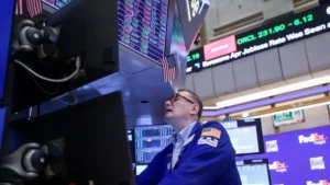 Wall Street repunta tras señales de acuerdo con Irán y caída del petróleo