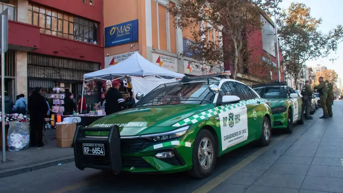 Carabineros abre nuevas vacantes para civiles con sueldos de hasta $1,8 millones Carabineros abre nuevas vacantes para civiles con sueldos de hasta $1,8 millones