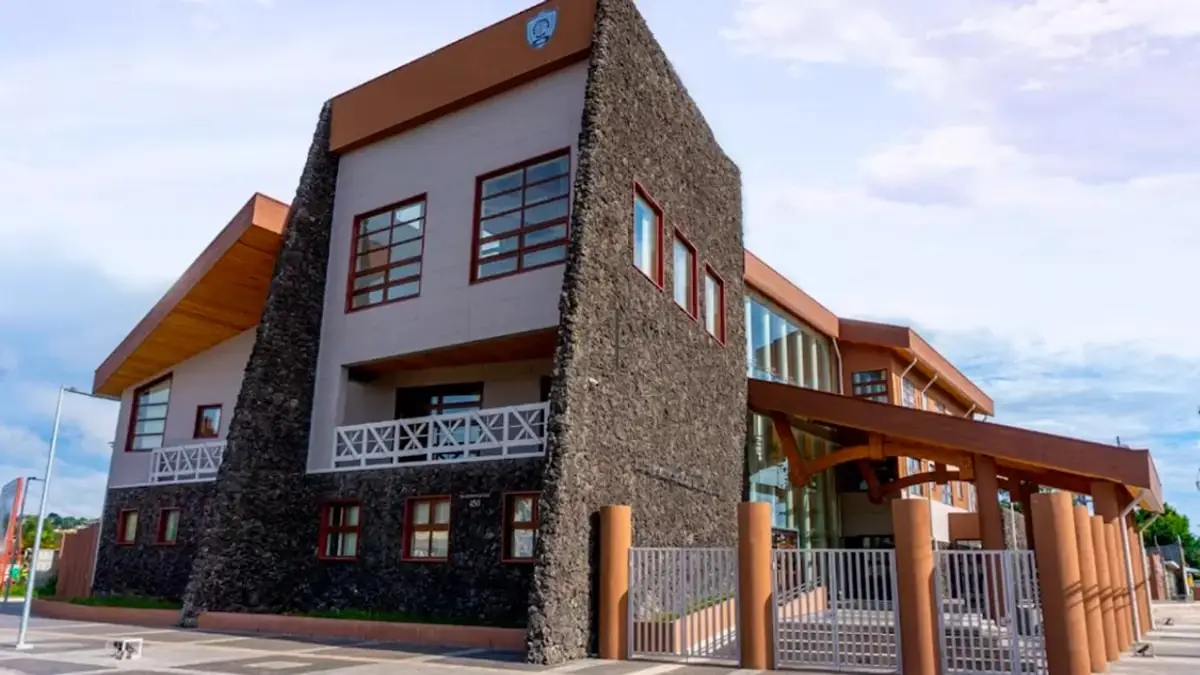 Crisis en Municipalidad de Llanquihue: Deuda de $1.687 millones sin solución Crisis en Municipalidad de Llanquihue: Deuda de $1.687 millones sin solución