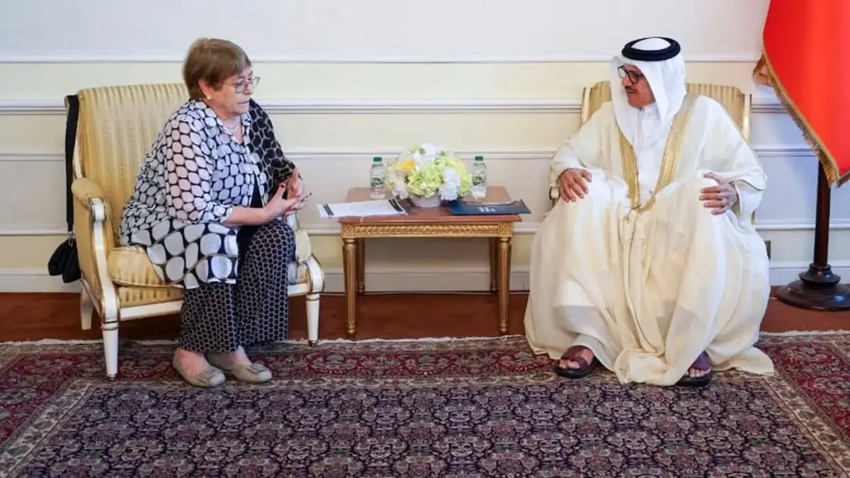 expresidenta sostuvo un encuentro con el ministro de Asuntos Exteriores bahreiní, Abdullatif bin Rashid expresidenta sostuvo un encuentro con el ministro de Asuntos Exteriores bahreiní, Abdullatif bin Rashid