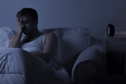 Falta de sueño: 10 síntomas ocultos de no dormir bien y cómo te afecta