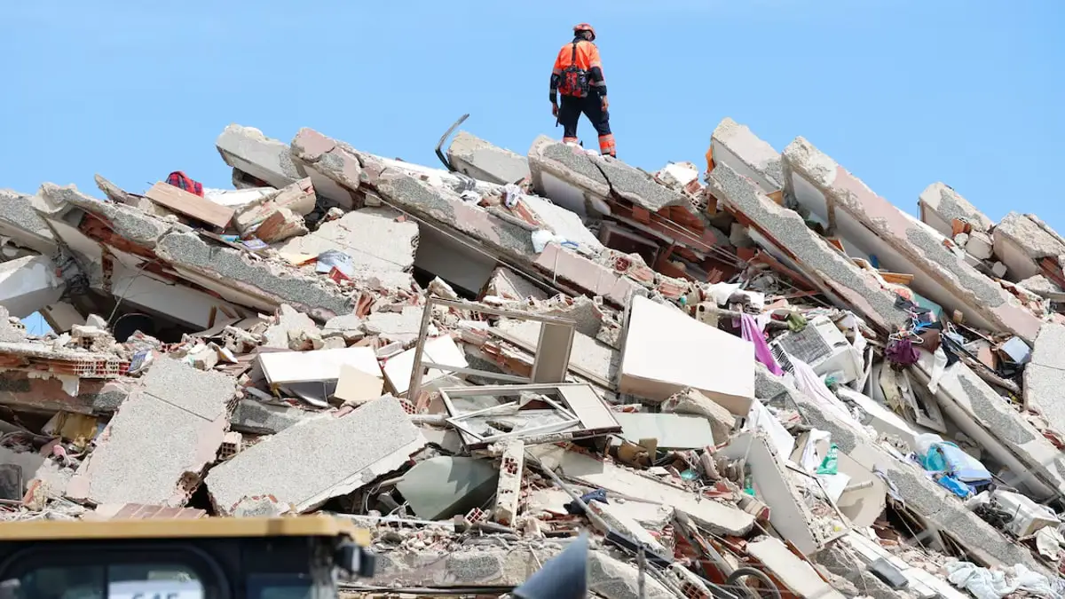 Las autoridades elevaron a 4.333 la cifra de muertos por los sismos del 24 de junio Las autoridades elevaron a 4.333 la cifra de muertos por los sismos del 24 de junio