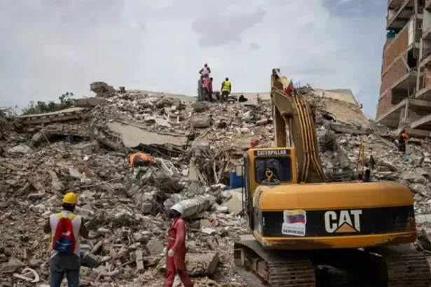 Piden no demoler edificios sin sacar cuerpos tras terremoto en Venezuela: habrían 30.200 desaparecidos