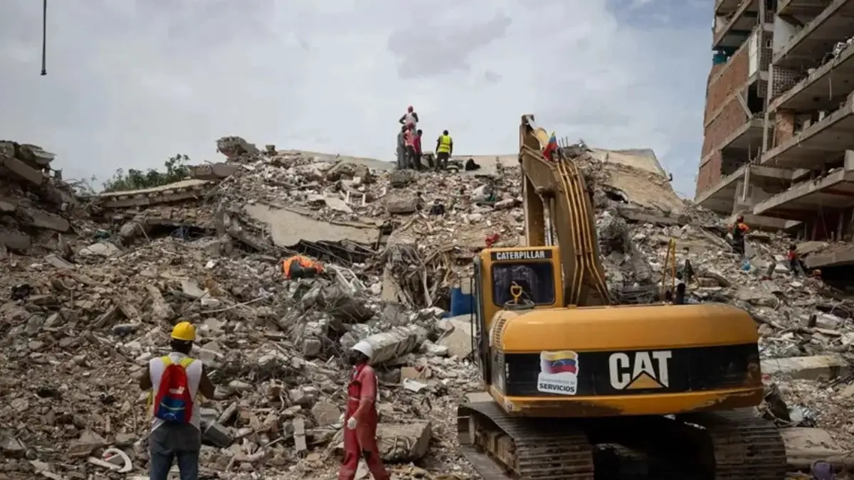 Piden no demoler edificios sin sacar cuerpos tras terremoto en Venezuela: habrían 30.200 desaparecidos Piden no demoler edificios sin sacar cuerpos tras terremoto en Venezuela: habrían 30.200 desaparecidos
