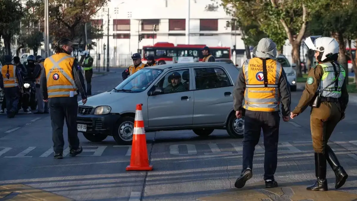 Restricción vehicular en Santiago: patentes afectadas este 2 de julio