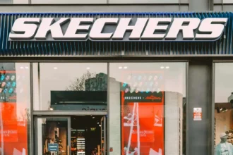 Skechers ofrece empleos en distintas regiones de Chile: Revisa las vacantes disponibles y cómo postular