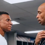 Sorpresa en el camarín francés: Thierry Henry felicita al equipo tras clasificar a semis